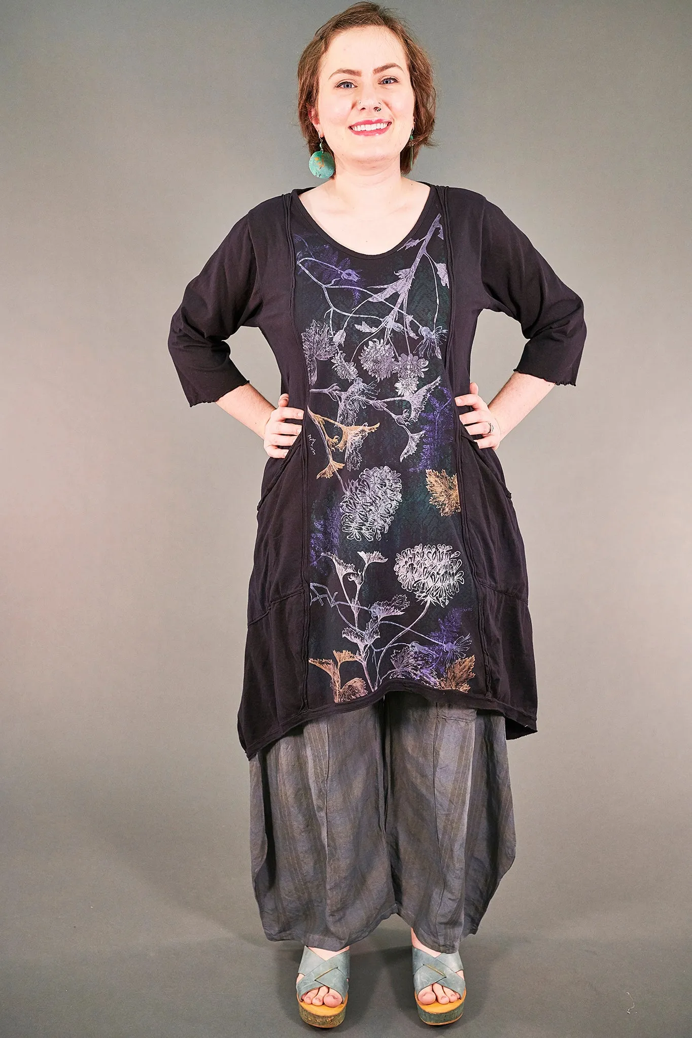 2298 Vector Black First Vision of Spring-P