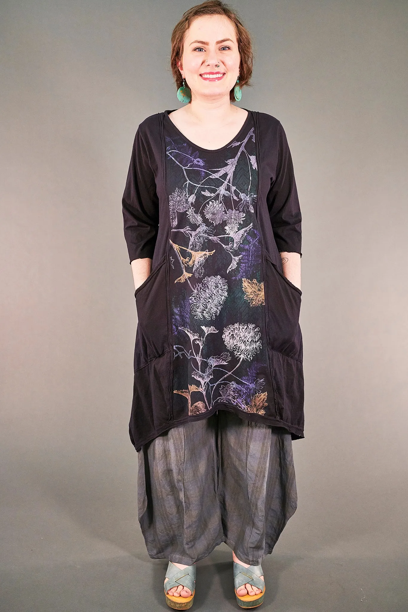 2298 Vector Black First Vision of Spring-P