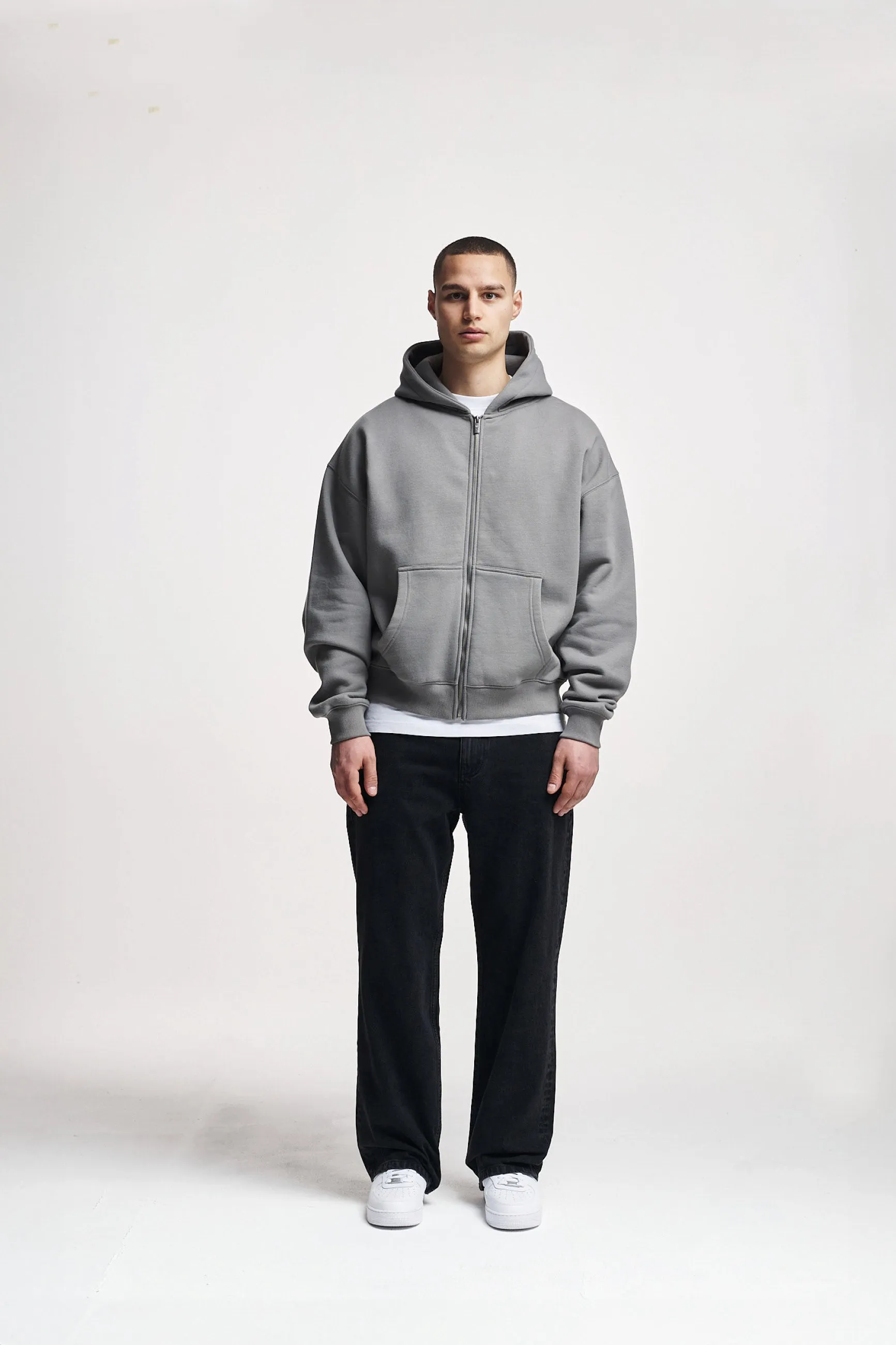 2Y Studios | ADRIK BASIC BAGGY JEANS | black