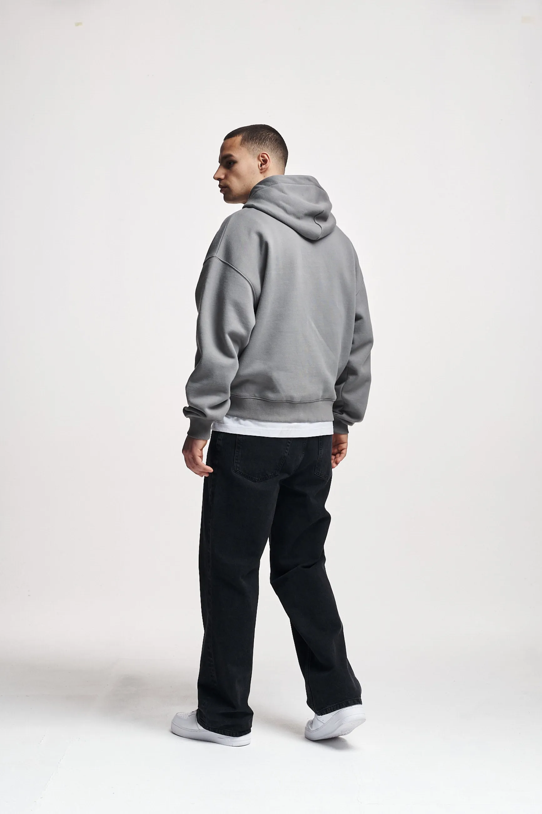 2Y Studios | ADRIK BASIC BAGGY JEANS | black