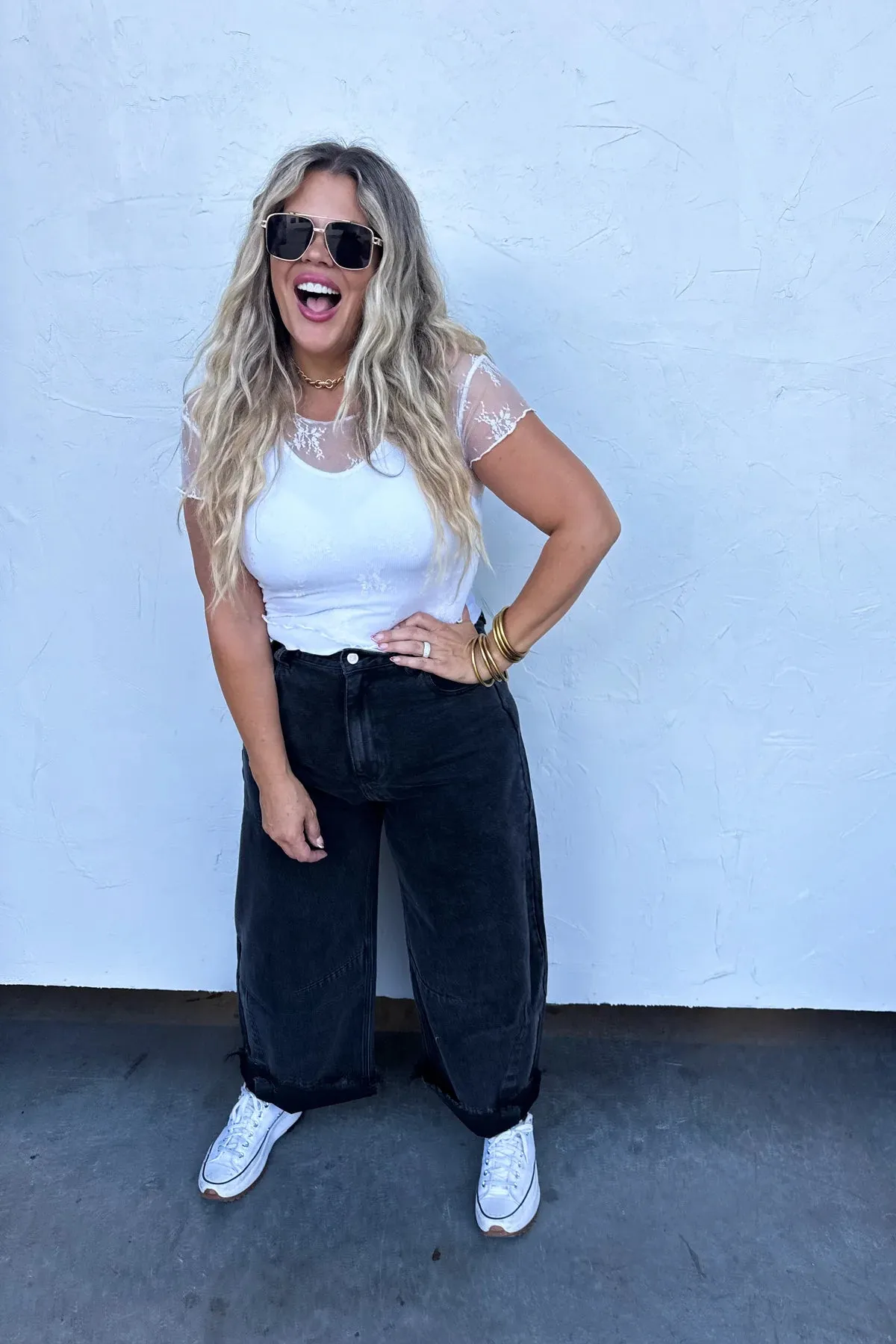 BLACK BARREL JEANS