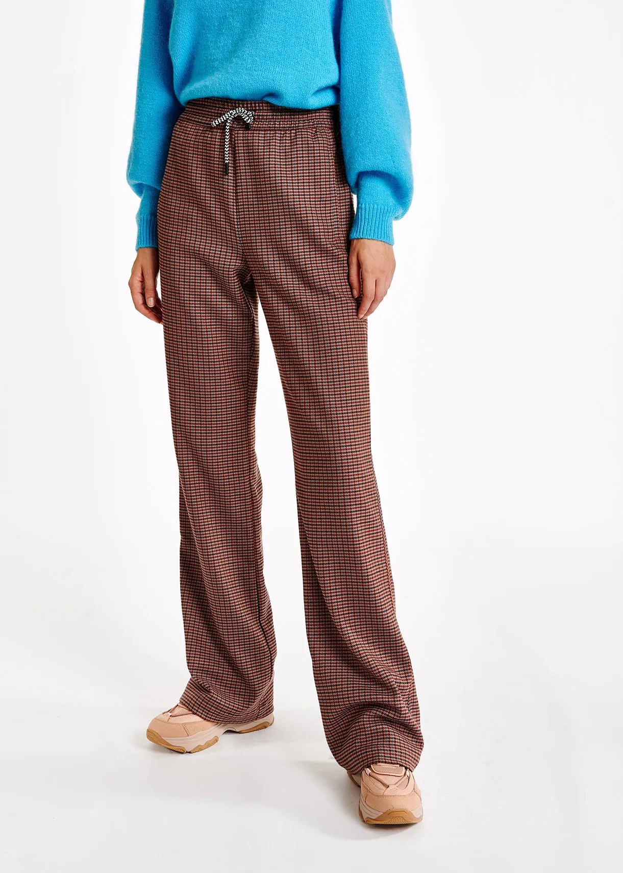 Brown houndstooth motif pants