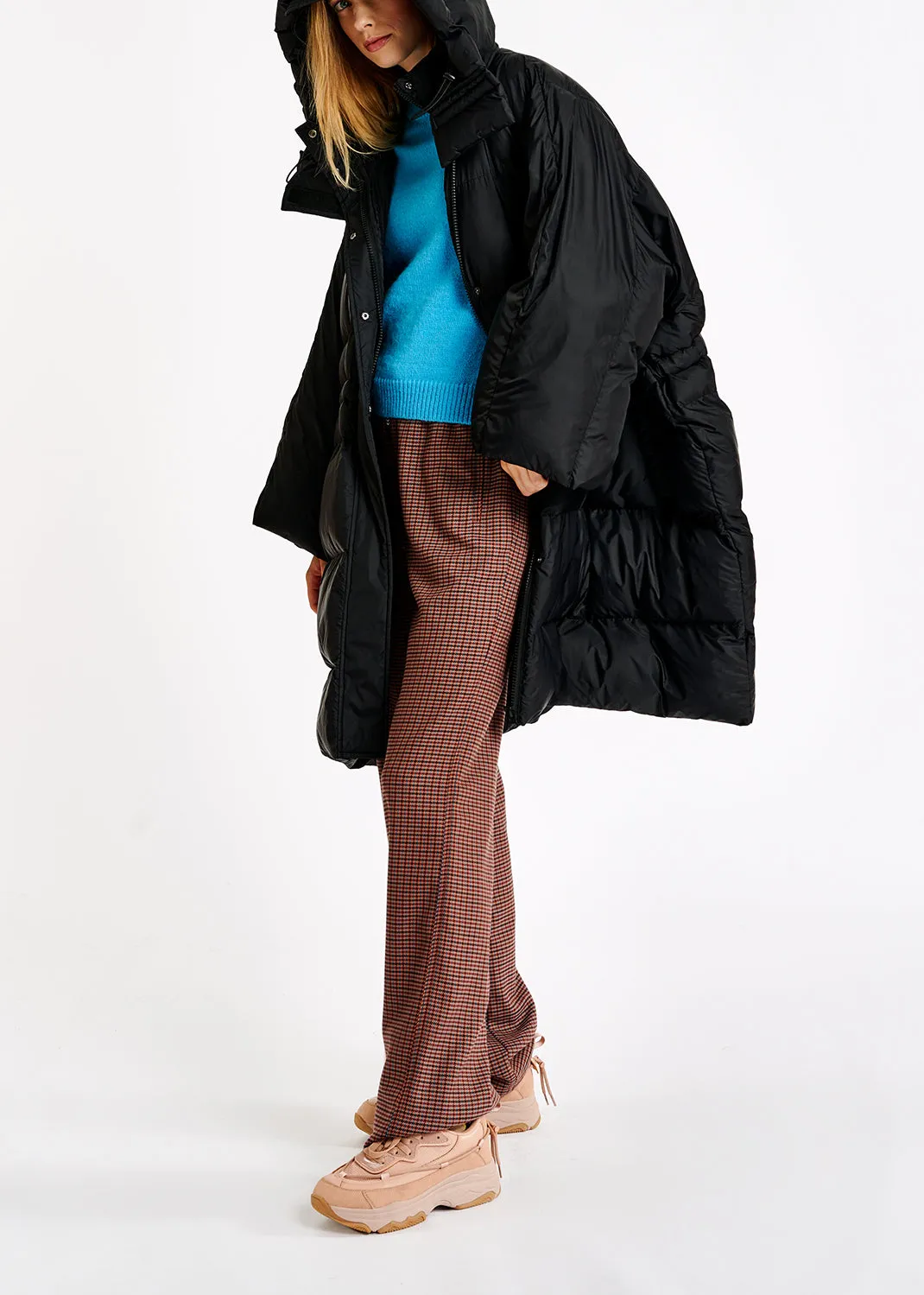 Brown houndstooth motif pants
