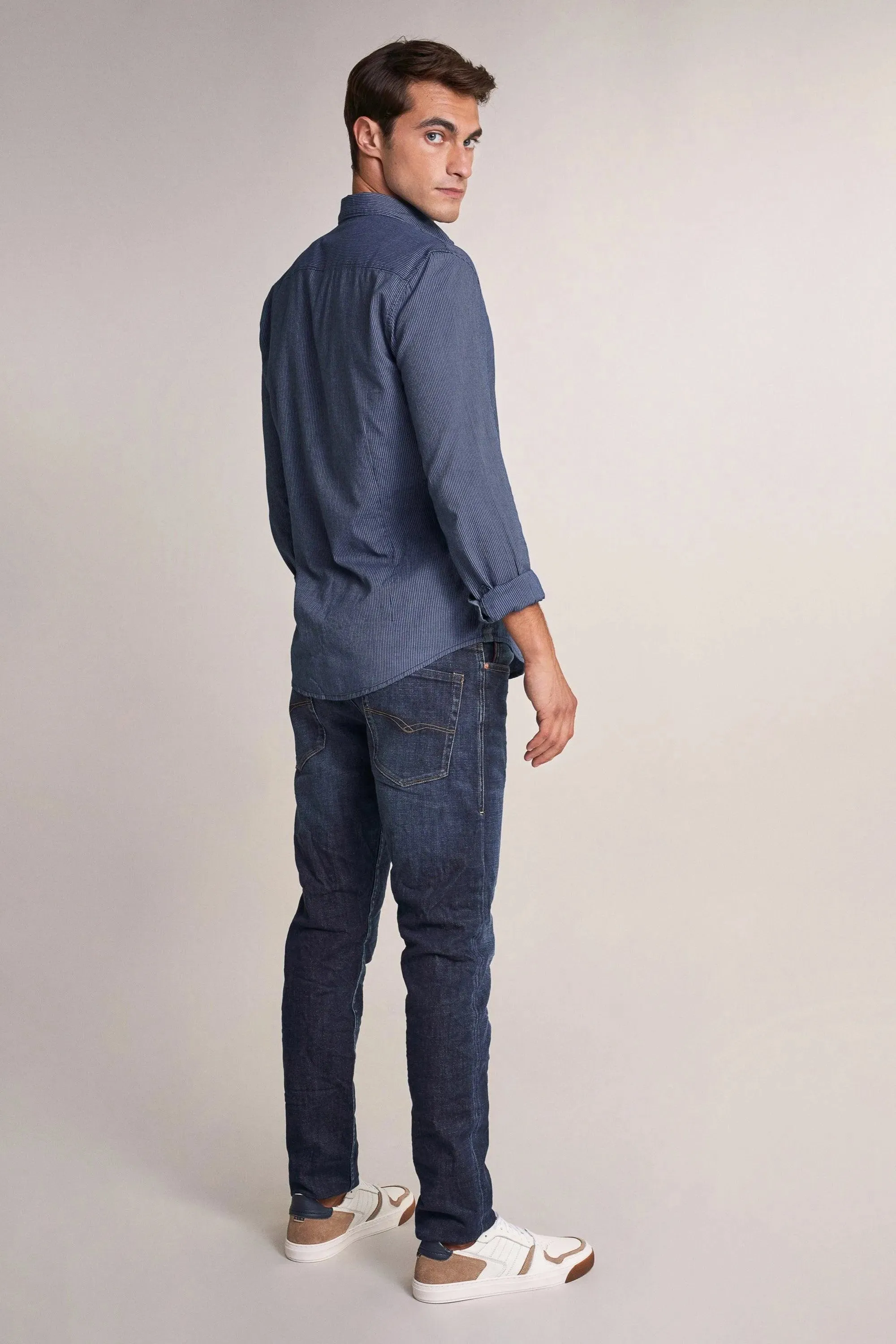 CAMISA FIT SLIM CON TEXTURA