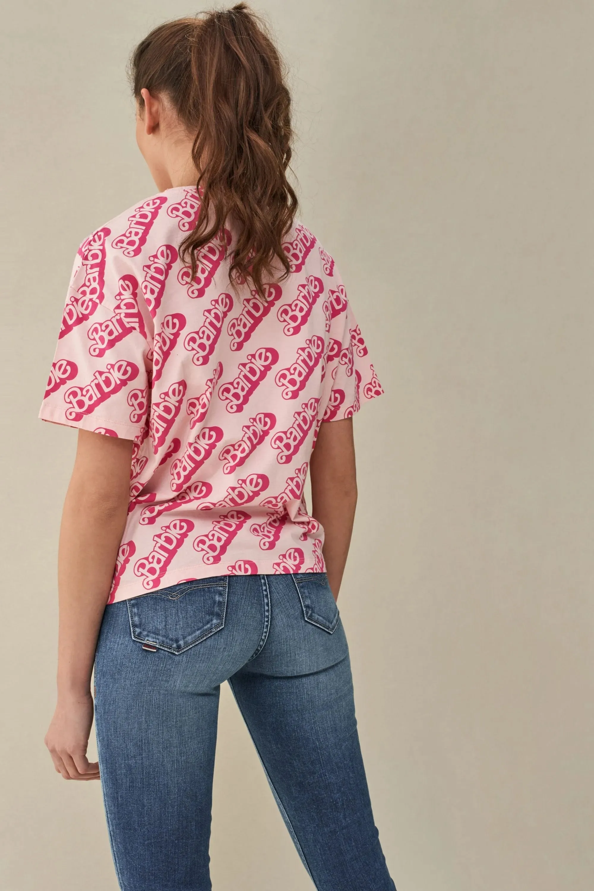 CAMISETA BARBIE CON PRINT ALLOVER