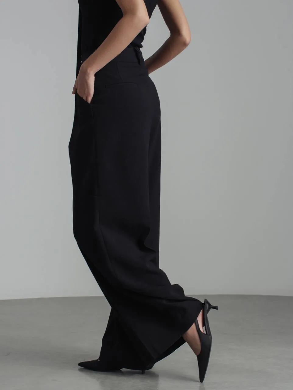 Chic High-Waisted Wide-Leg Black pants