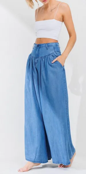 Clara – High-Waisted Women’s Wide-Leg Trousers