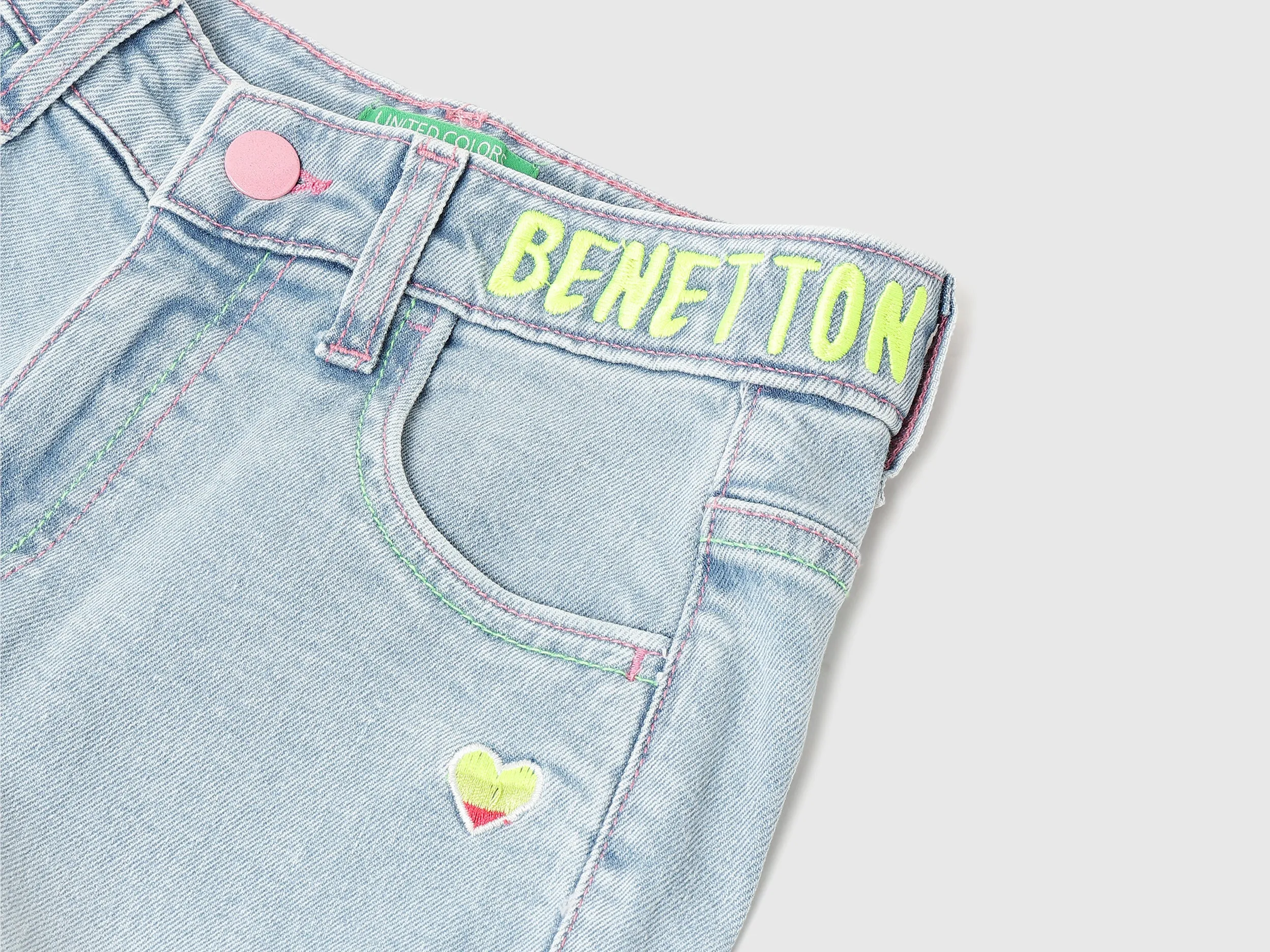 Embroidered Loose Fit Jeans