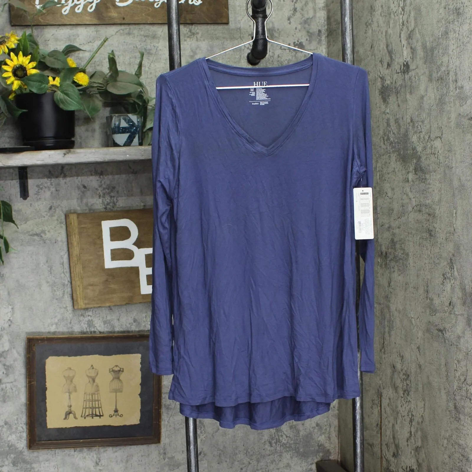 Hue Women's Ultra Soft Long Sleeve V-Neck High-Low Legging Tee 22152KM