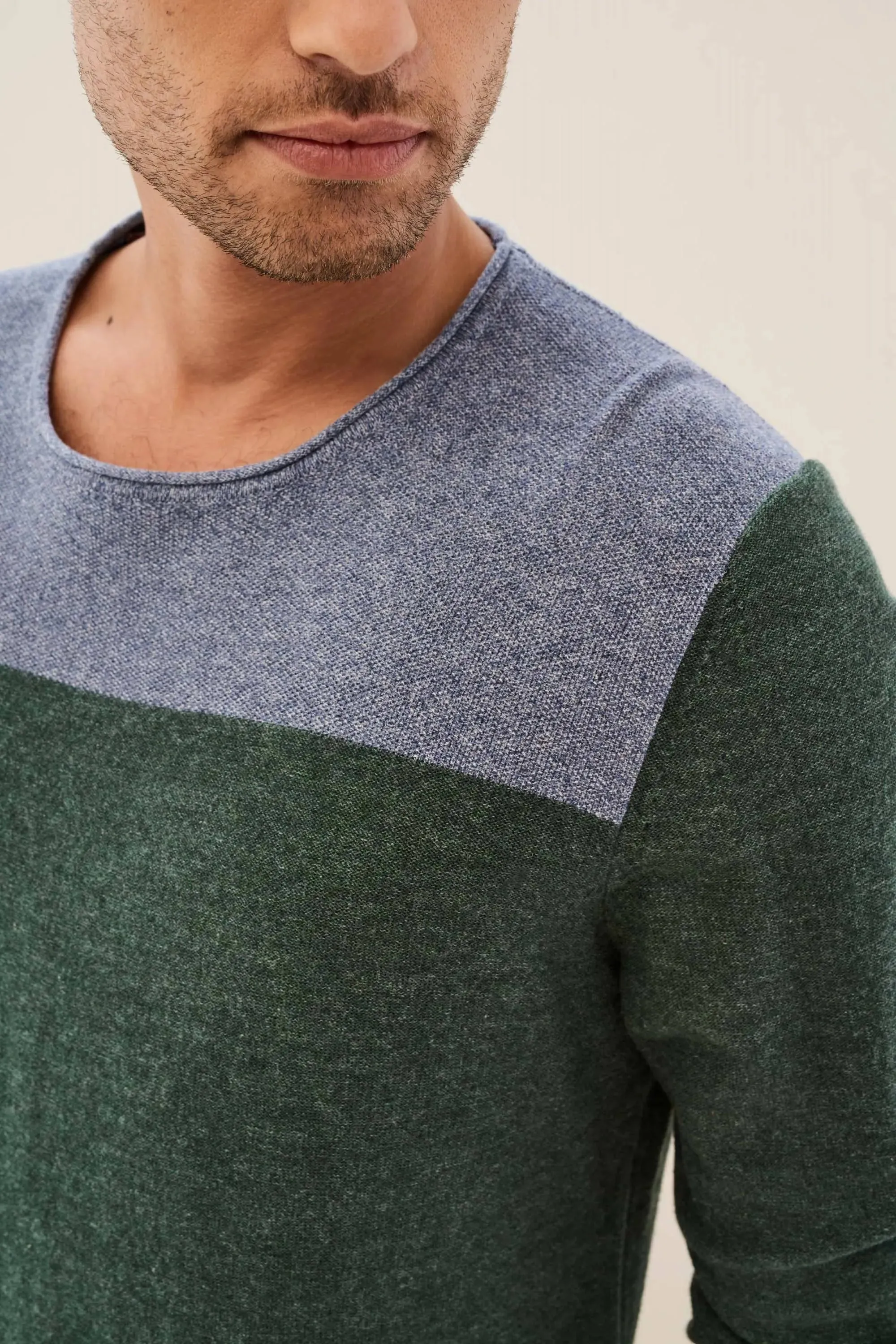 JERSEY TEXTURIZADO VERDE Y GRIS