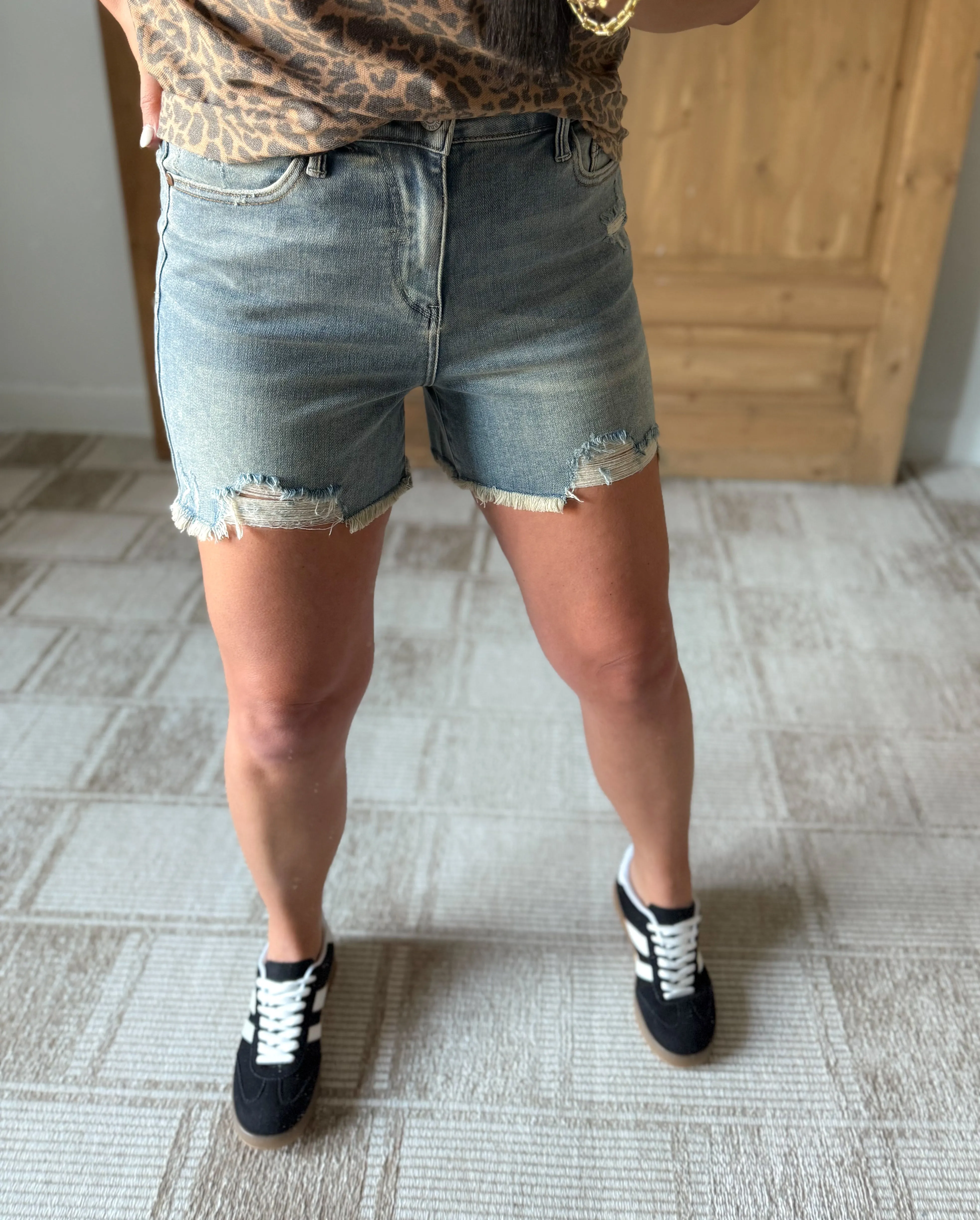 JUDY BLUE HIGH WAIST FLY VINTAGE WASH STITCH DESTROY DENIM SHORTS