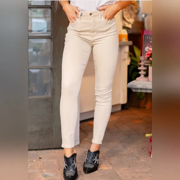 Judy Blue HR Tummy Control Garment Dyed Skinny Fit Jeans Cream Regular Plus NEW