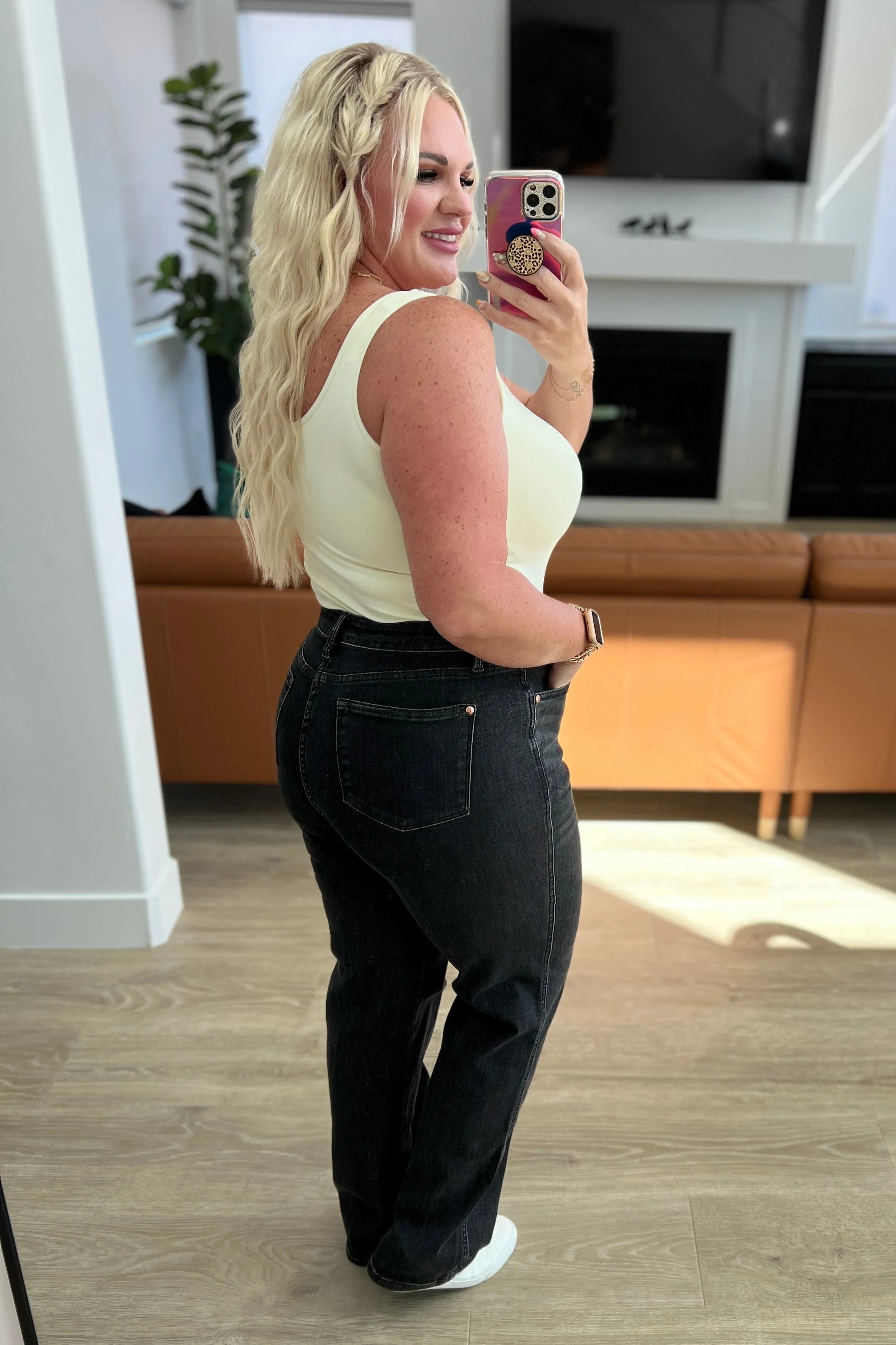 JUDY BLUE Joan High Rise Control Top Straight Jeans in Washed Black