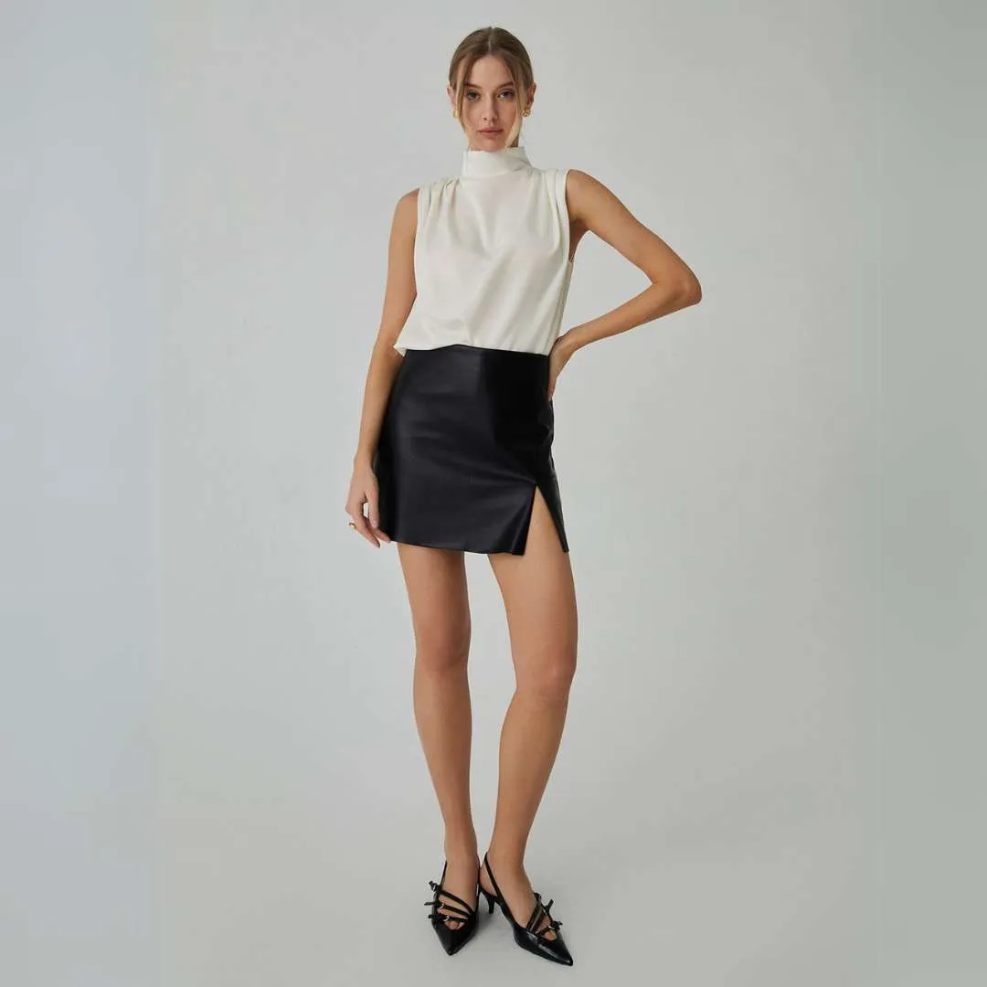 Layla™ | Elegant Pleated High Neck Blouse