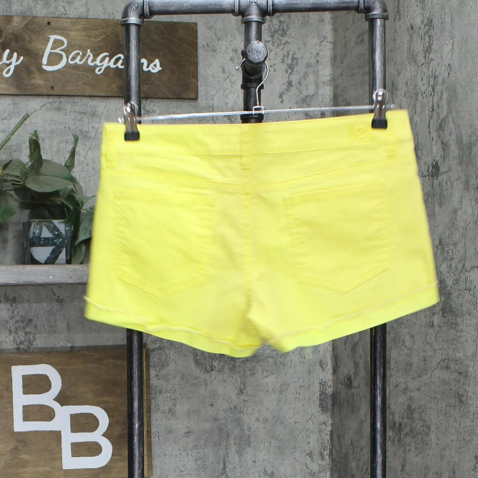 L.e.i Ashley Lowrise Lightweight Rolled Cuff Shorts Yellow See Measurements