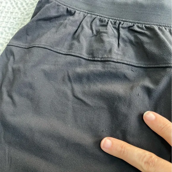 LULULEMON License to Train High-Rise Short 4&quot; in Black Size 6