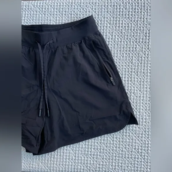 LULULEMON License to Train High-Rise Short 4&quot; in Black Size 6