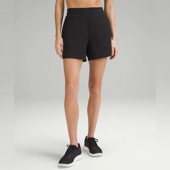 LULULEMON License to Train High-Rise Short 4&quot; in Black Size 6