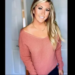 Mauve Sweater with Knot
