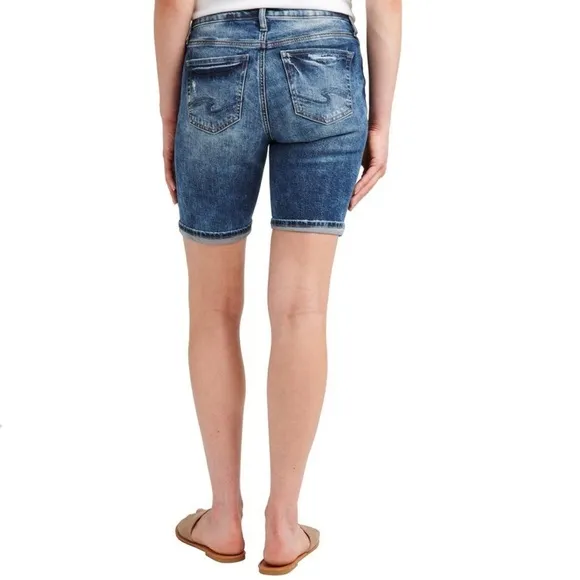 NWT Silver Jeans Elyse Mid Rise Curvy Fit Distresses Bermuda Short Indigo
