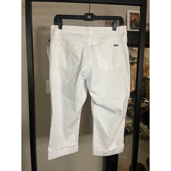 nwt womens size 10 white shorts by true slim zipper fly belted waist pockets
