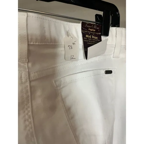 nwt womens size 10 white shorts by true slim zipper fly belted waist pockets