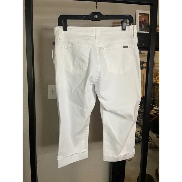 nwt womens size 10 white shorts by true slim zipper fly belted waist pockets