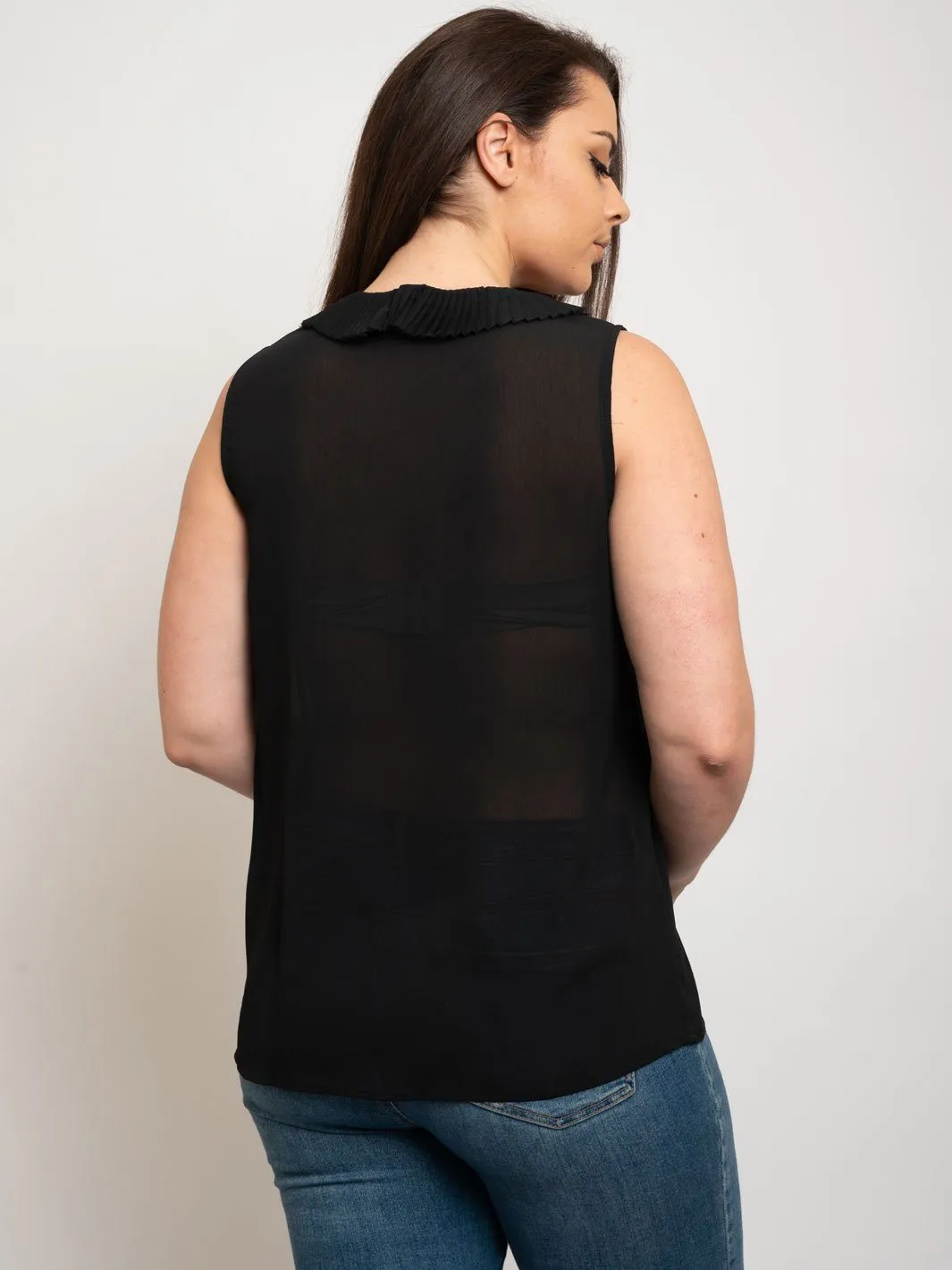 PLUS SIZE SLEEVELESS V-NECK PLEATED PLACKET TANK TOP