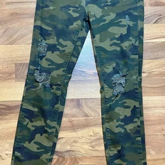 Preloved* Judy Blue Camoflage Distressed Skinny Jeans-18W