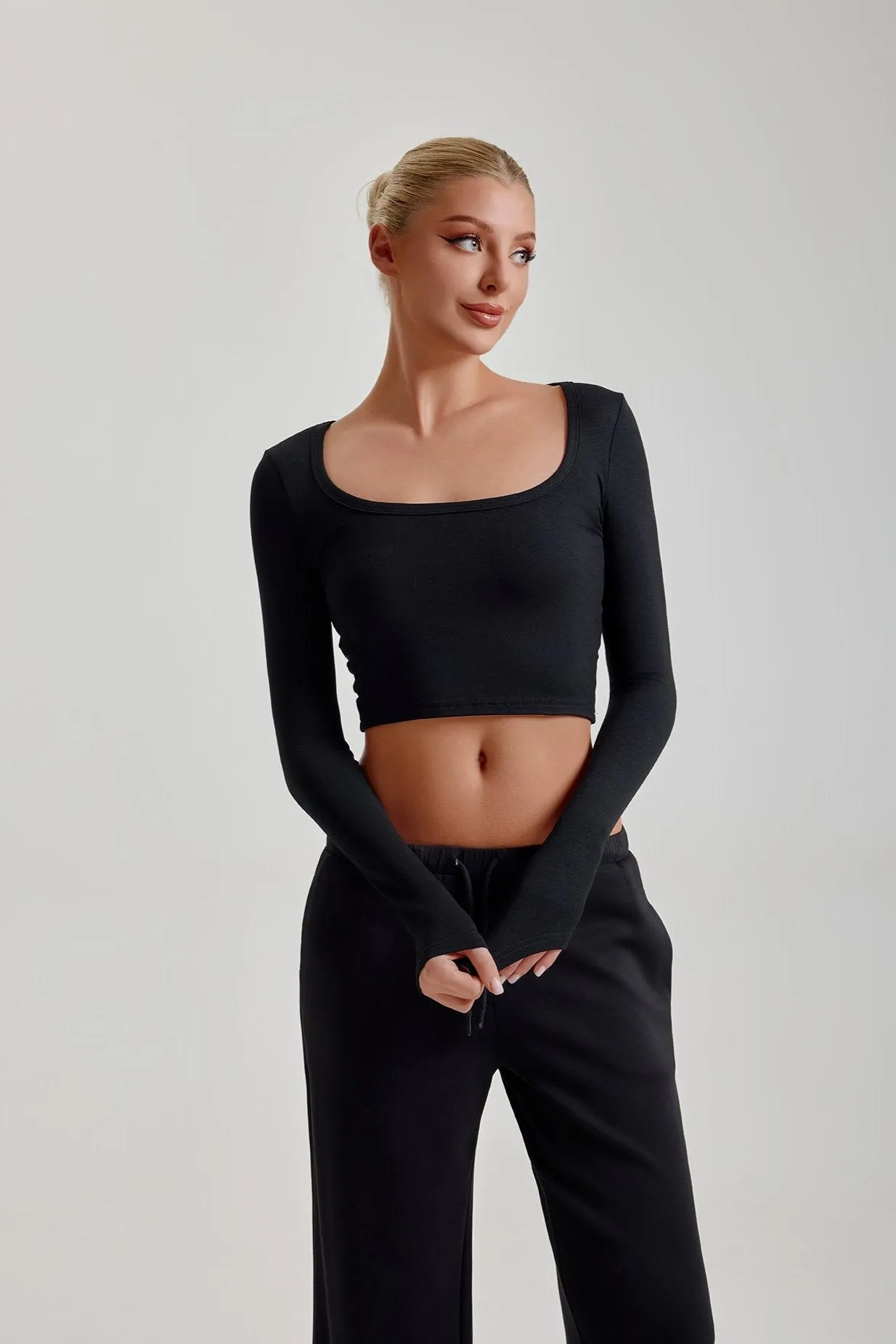PURE PLUNGE LONG SLEEVE CROP TOP - CLASSIC BLACK