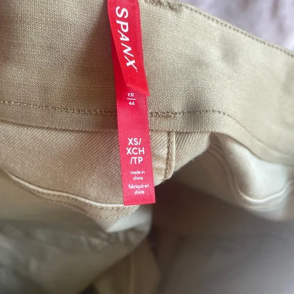 SPANX Women’s Twill Shorts