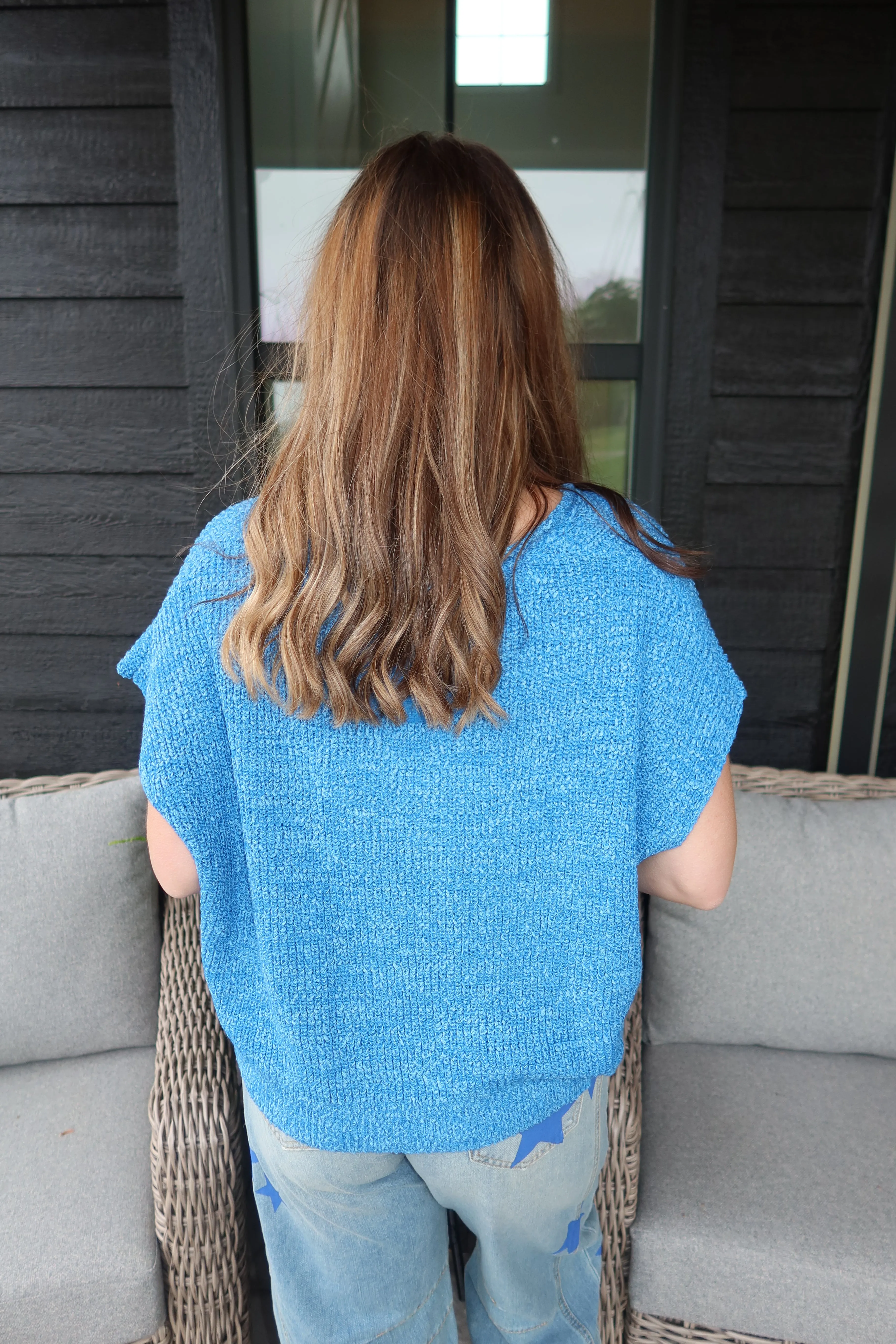 SPLIT-NECK SIDE SLIT PULLOVER