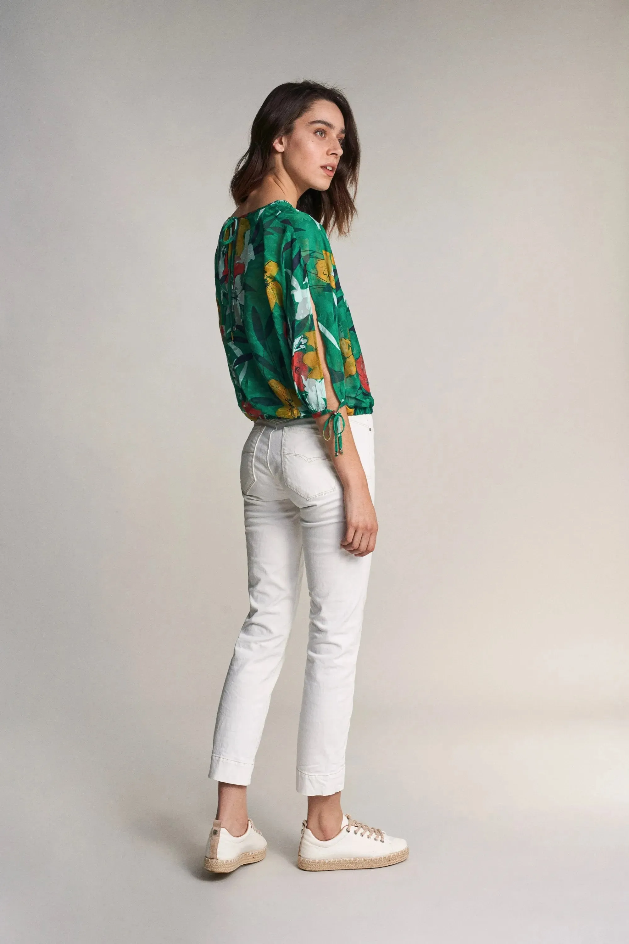TÚNICA CON ESTAMPADO DE FLORES