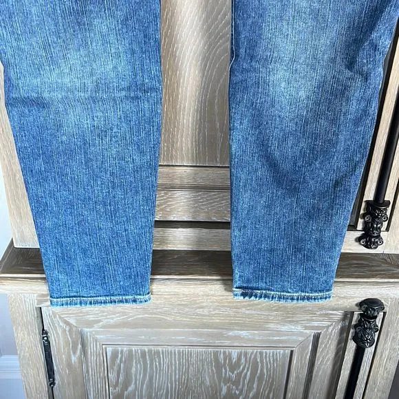 Torrid Jeans Feel the Fit Bombshell Skinny High Rise Premium Stretch 22R New