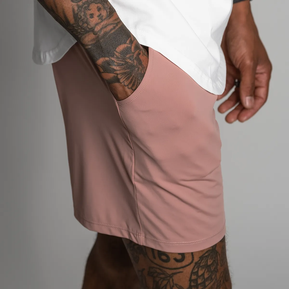 VERSA SHORTS - SALMON