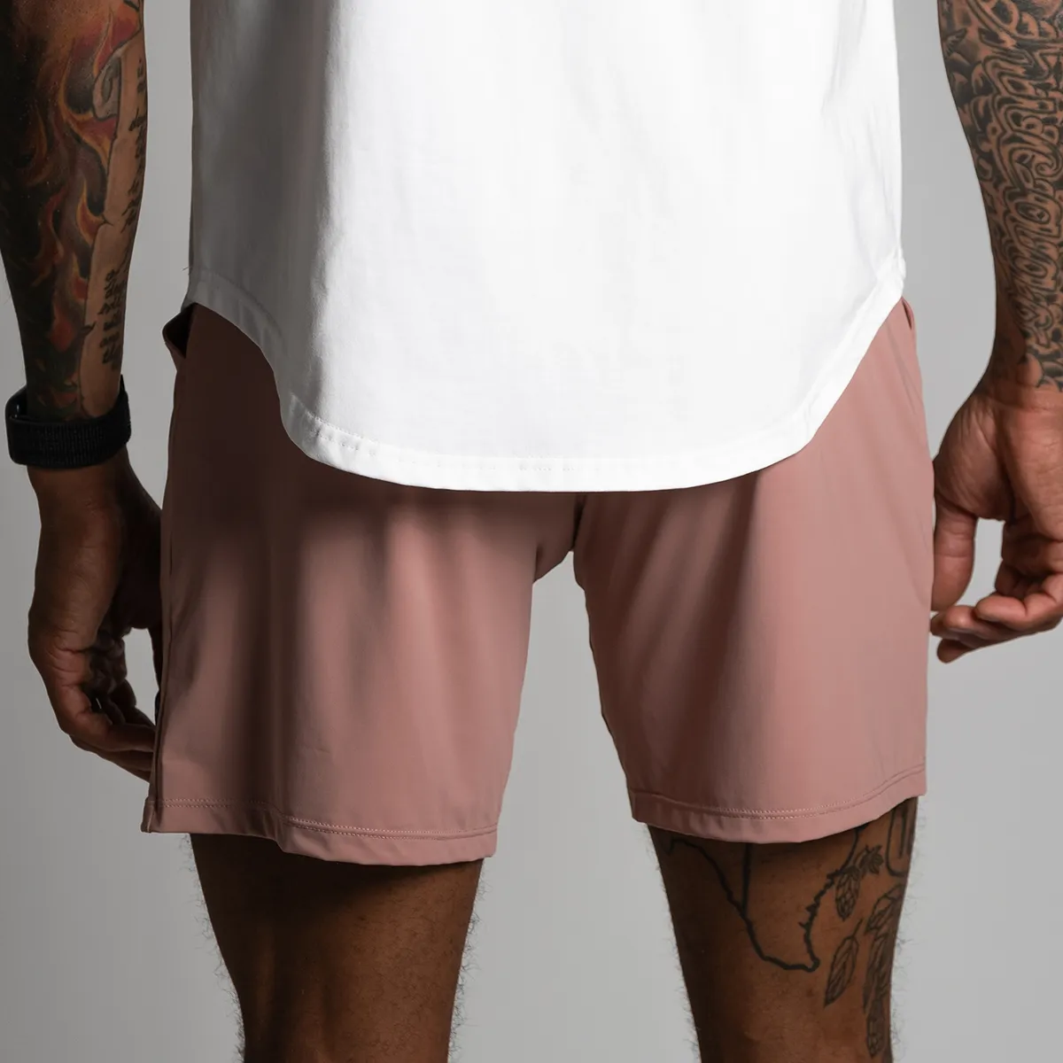 VERSA SHORTS - SALMON