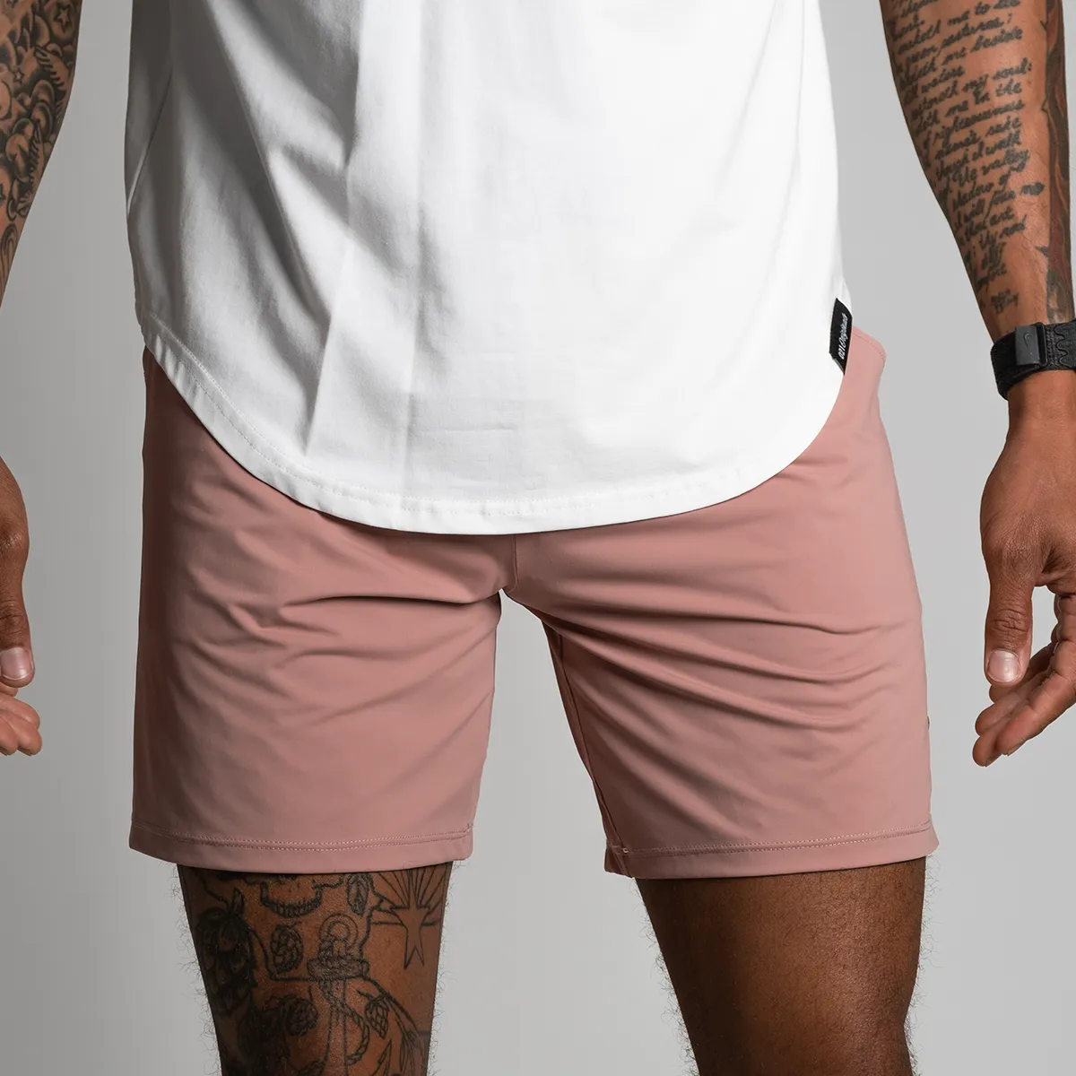 VERSA SHORTS - SALMON