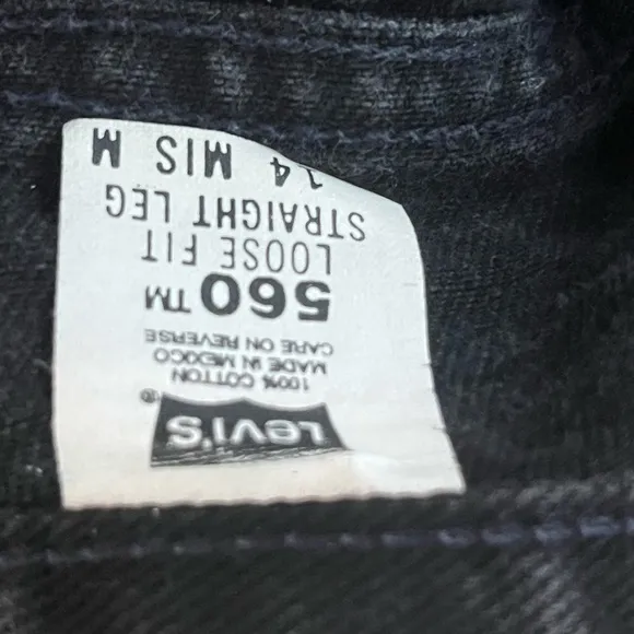 Vintage Levi’s Black 560 Y2K Loose Fit Straight Leg Denim Jeans Size 14