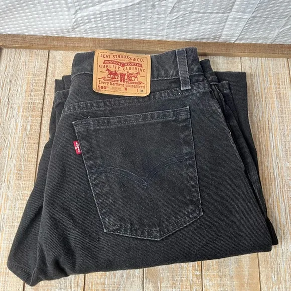 Vintage Levi’s Black 560 Y2K Loose Fit Straight Leg Denim Jeans Size 14