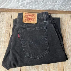 Vintage Levi’s Black 560 Y2K Loose Fit Straight Leg Denim Jeans Size 14