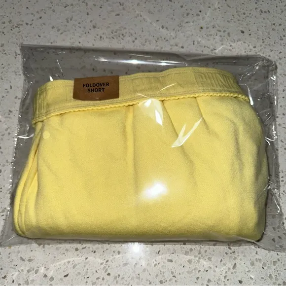 VS VICTORIAS SECRET PINK 3&quot; FOLDOVER SWEAT SHORTS SWEAT SHORT YELLOW TULIP XL